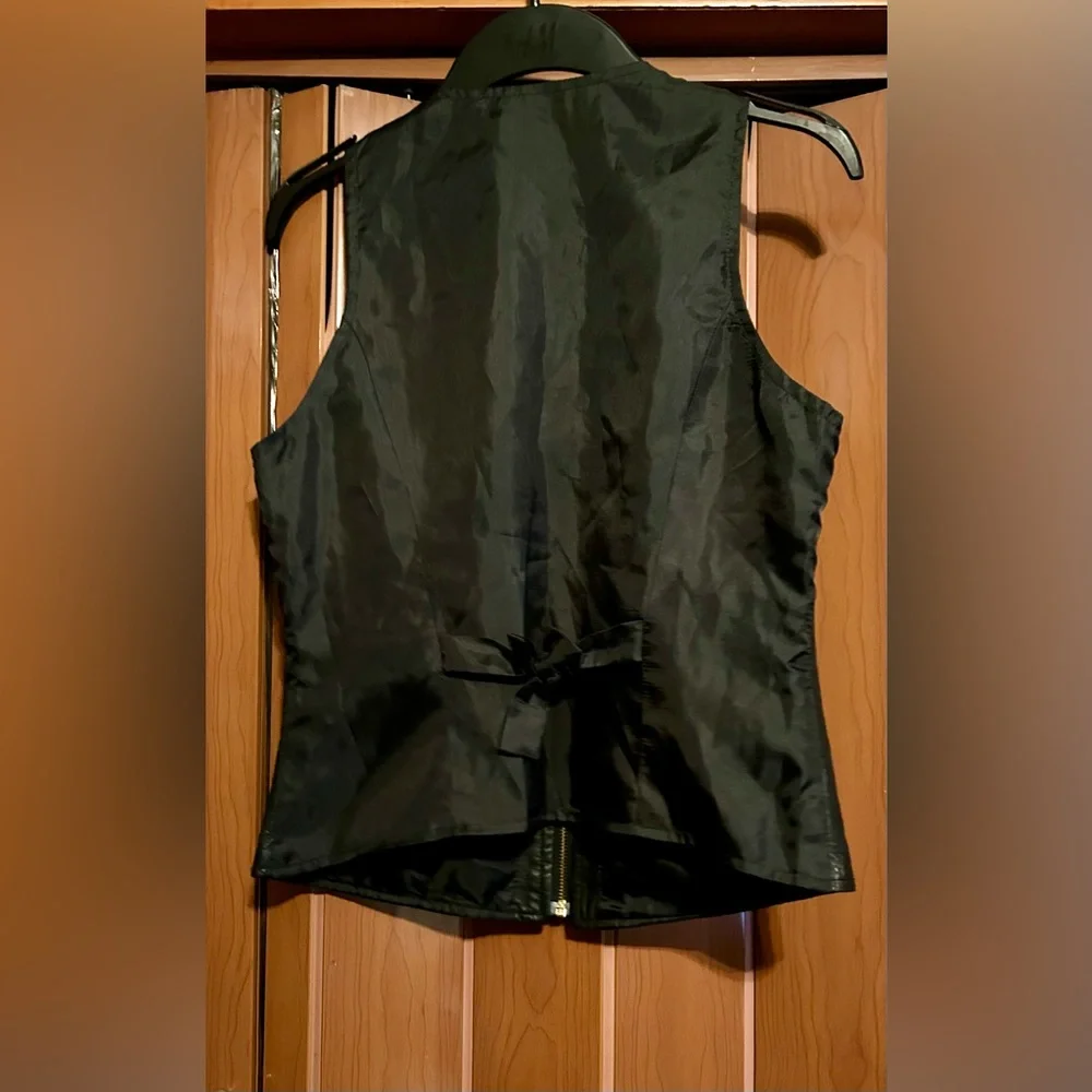 Tower Hill women’s Leather Vest Size small excellent condition - Picture 3 of 5